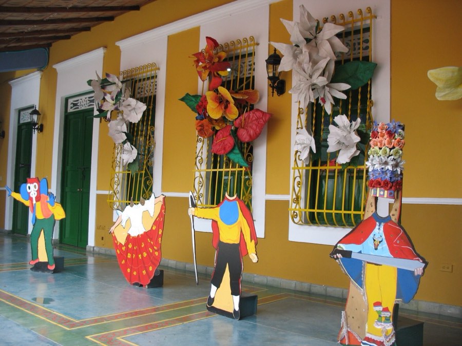 Figuras de carnaval en el interior de la Casa del Carnaval