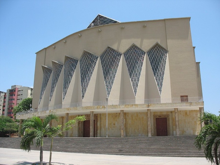 Fachada de la Catedral Metropolitana María Reina